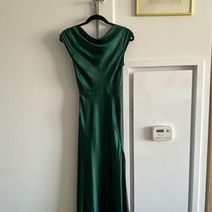 Selfie Leslie Emerald Green Twist Back Midi Dress